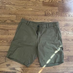 Lululemon Shorts Olive - Medium